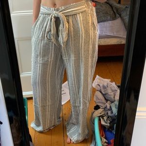 Linen wide-leg striped pant. Size Large